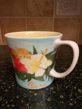 Starbucks Bone China 2010 Floral Hawaii 16 oz Mug Hibiscus Flowers